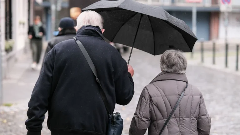 Rentenpolitik: Private Altersvorsorge soll günstiger werden